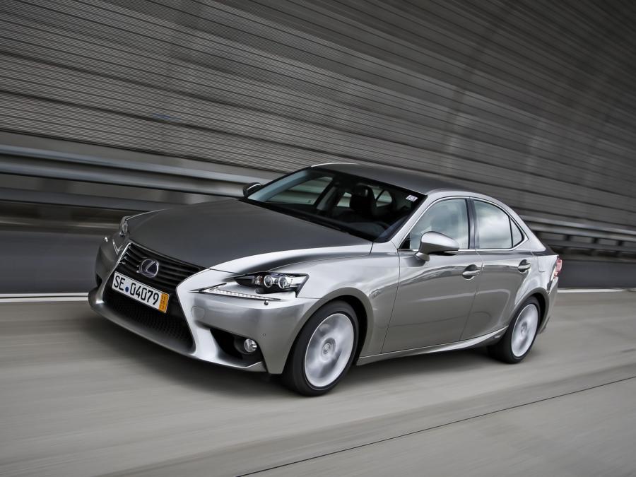  Lexus IS300h 2013 года  (EU) (фото 5 из 16)